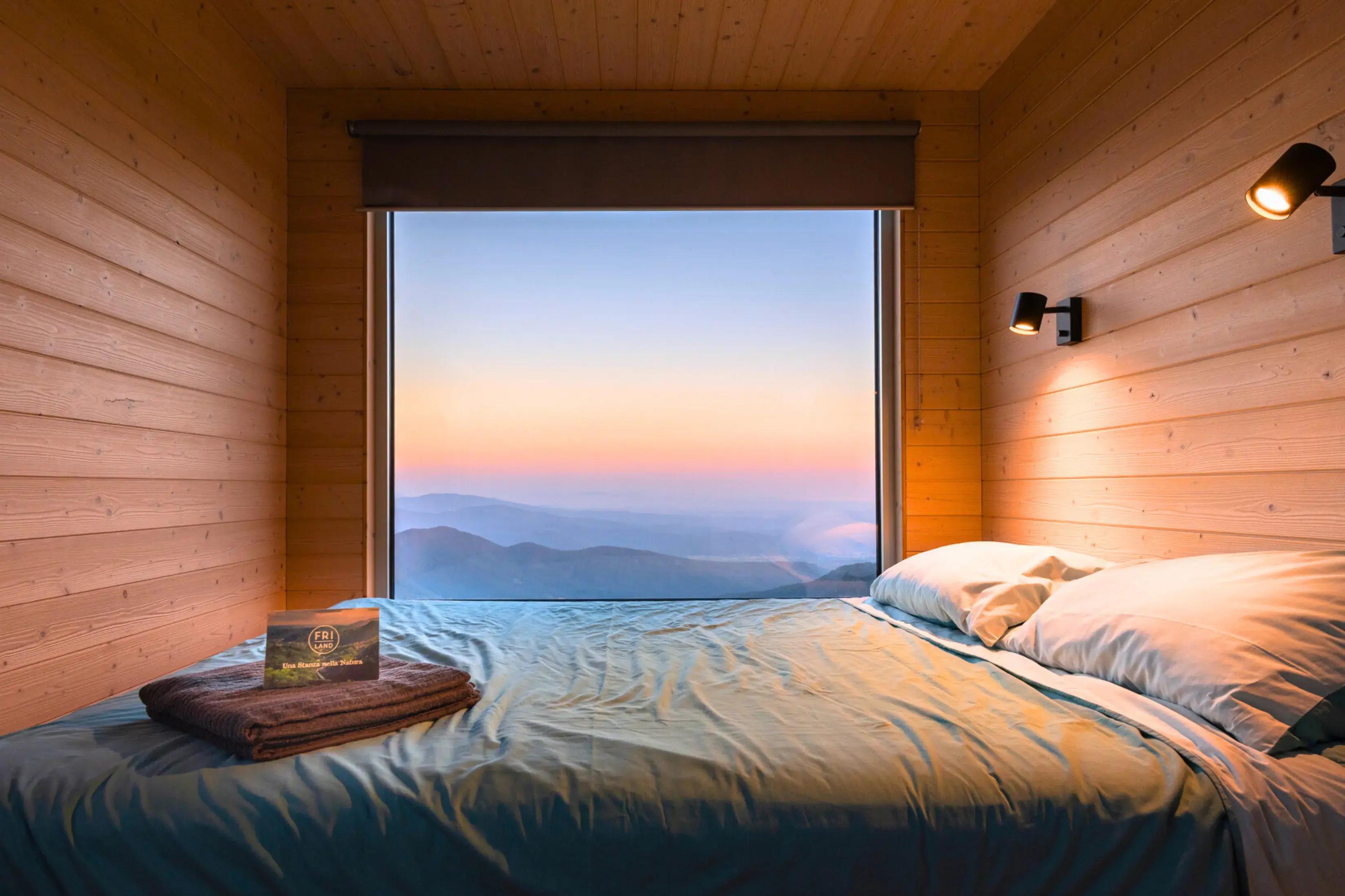innenräume der tiny-house auf den Julischen Voralpen in Torreano