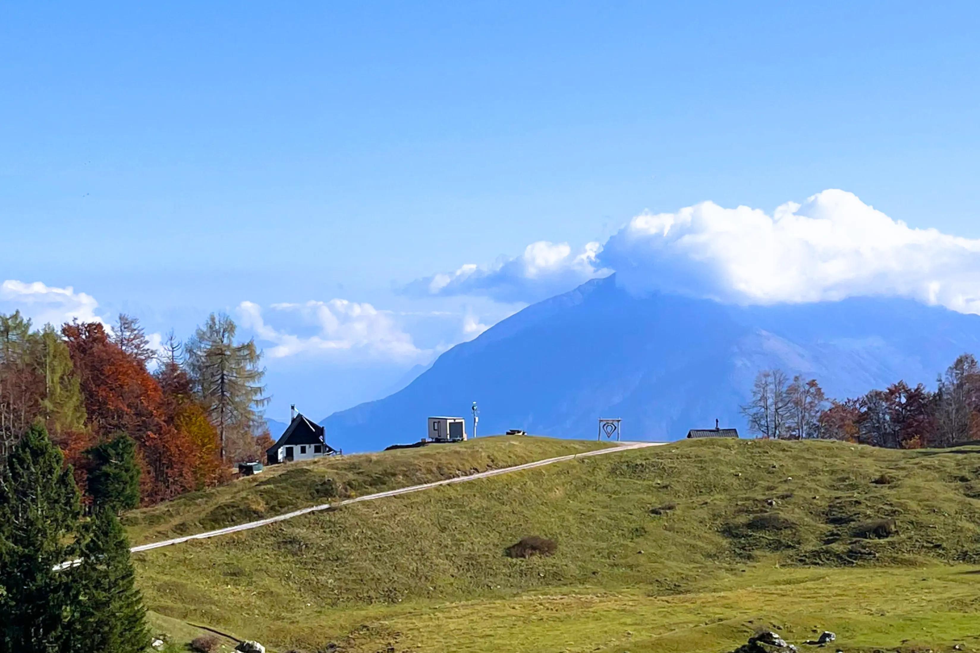 dintorni della tiny house sul monte pura